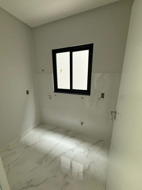 CASA COM 2 SUÍTE E 1 VAGA DE GARAGEM  Brusque - 