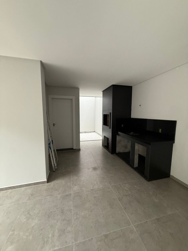 CASA COM 2 SUÍTE E 1 VAGA DE GARAGEM  Brusque - 