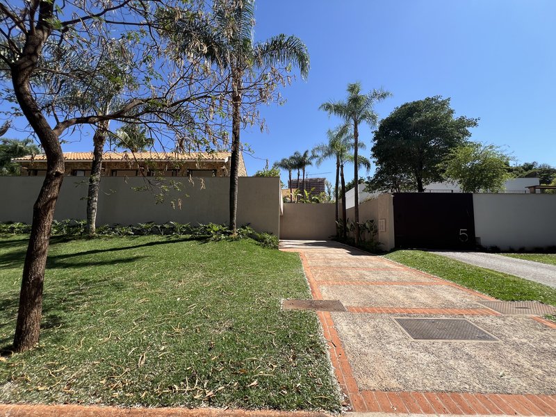 Casa Térrea à Venda Condominio Veneza, 700m², 4 Suítes, Ribeirão Preto/SP Rua Jornalista Rubens Volpe Filho Ribeirão Preto - 