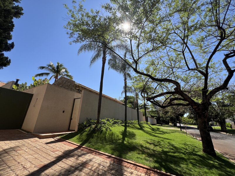 Casa Térrea à Venda Condominio Veneza, 700m², 4 Suítes, Ribeirão Preto/SP Rua Jornalista Rubens Volpe Filho Ribeirão Preto - 