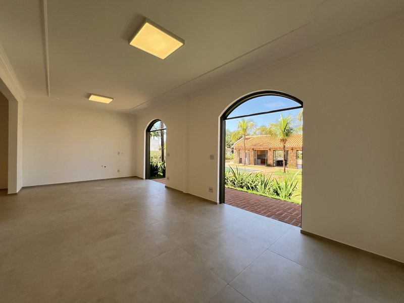 Casa Térrea à Venda Condominio Veneza, 700m², 4 Suítes, Ribeirão Preto/SP Rua Jornalista Rubens Volpe Filho Ribeirão Preto - 