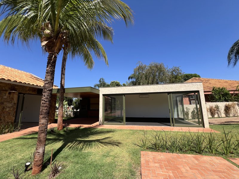 Casa Térrea à Venda Condominio Veneza, 700m², 4 Suítes, Ribeirão Preto/SP Rua Jornalista Rubens Volpe Filho Ribeirão Preto - 