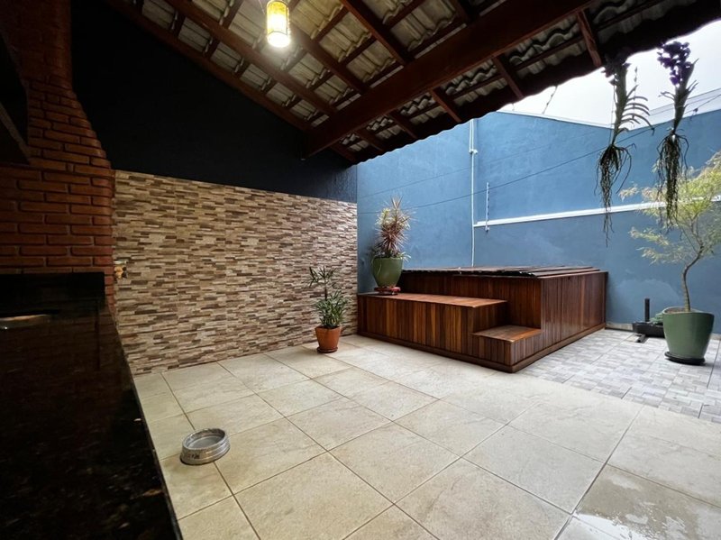Sobrado 3 Dormitórios, Spa e Área Gourmet no Jardim Nathalie  Mogi das Cruzes - 