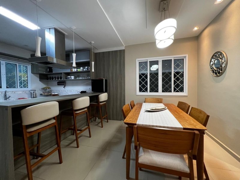 Sobrado 3 Dormitórios, Spa e Área Gourmet no Jardim Nathalie  Mogi das Cruzes - 