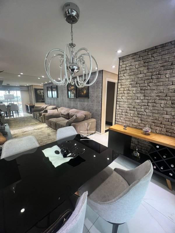 Apartamento 2 dormitórios sendo 1 suíte + 1 vaga de garagem  Guarulhos - 