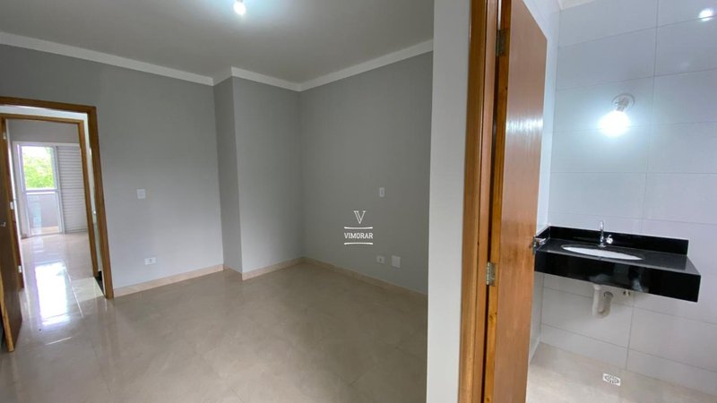 Sobrado 2 suítes + 2 vagas de garagem  Itaquaquecetuba - 