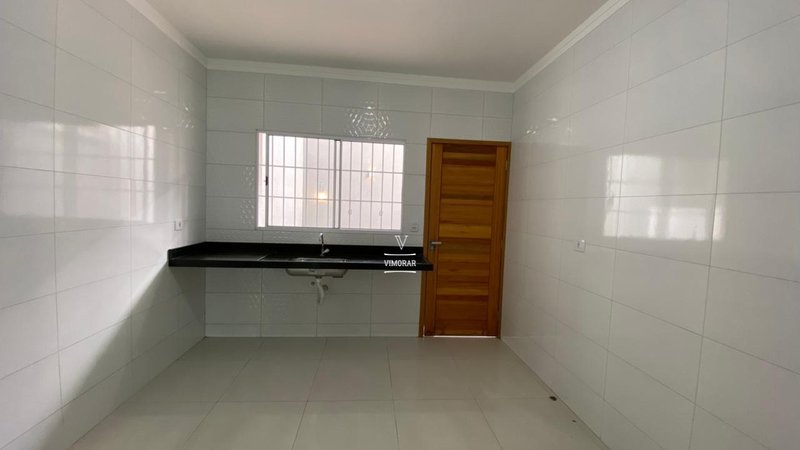Sobrado 2 suítes + 2 vagas de garagem  Itaquaquecetuba - 