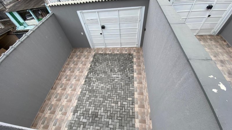 Sobrado 2 suítes + 2 vagas de garagem  Itaquaquecetuba - 