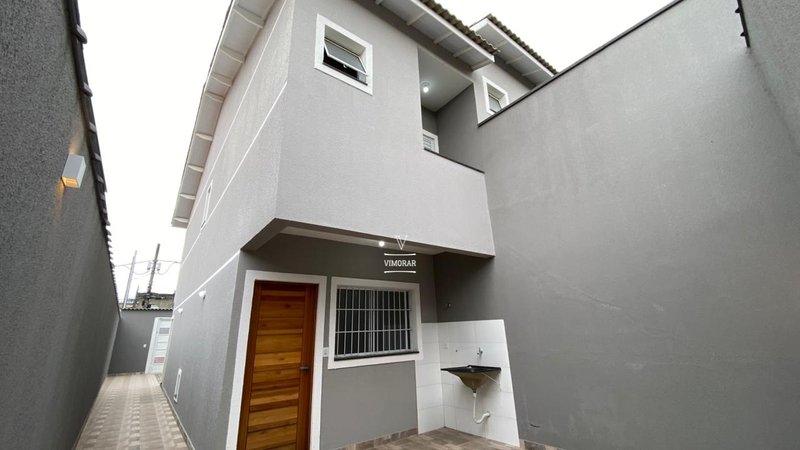 Sobrado 2 suítes + 2 vagas de garagem  Itaquaquecetuba - 