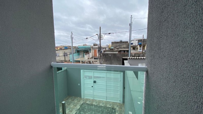 Sobrado 2 suítes + 2 vagas de garagem  Itaquaquecetuba - 