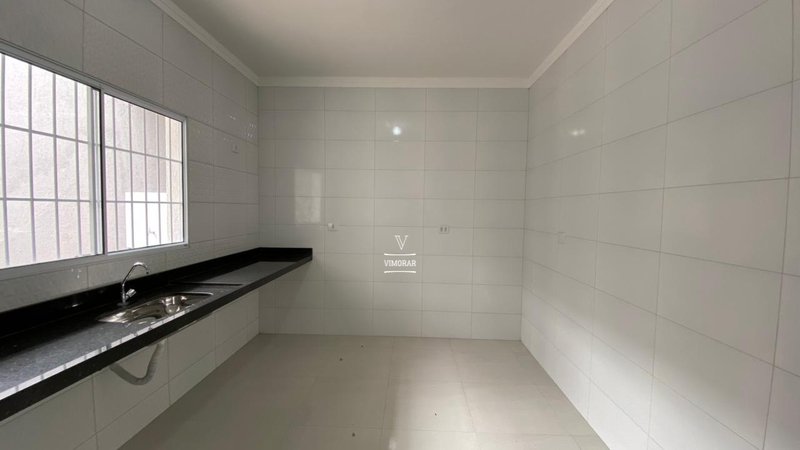 Sobrado 2 suítes + 1 vaga de garagem  Itaquaquecetuba - 