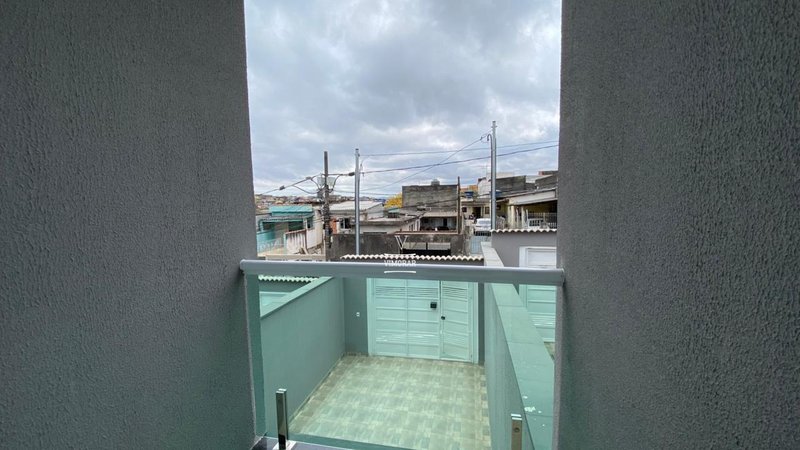 Sobrado 2 suítes + 1 vaga de garagem  Itaquaquecetuba - 