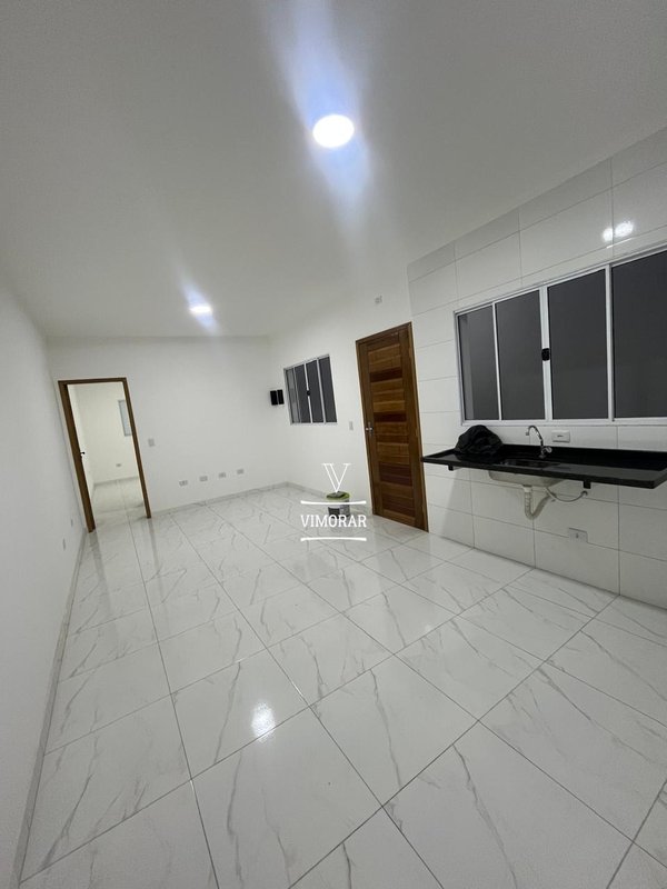 Casa térrea 2 dormitórios sendo 1 suíte + 2 vagas de garagem  Arujá - 