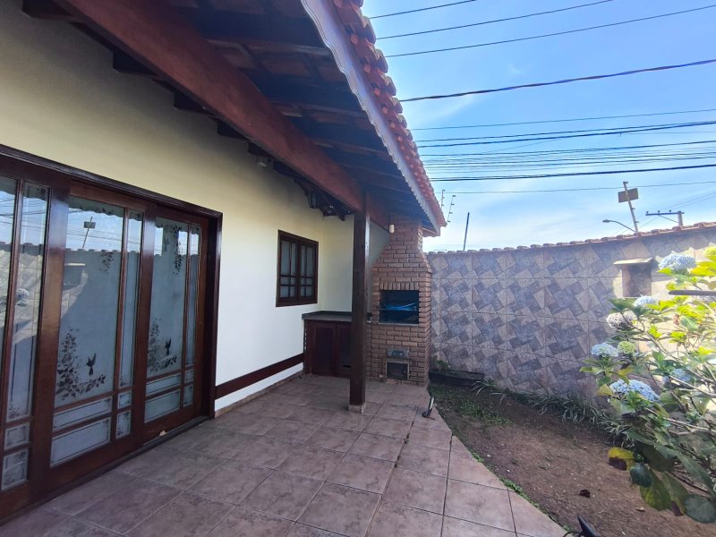 Sobrado com 2 Suítes e Estilo Casa de Campo na Vila Jundiaí  Mogi das Cruzes - 