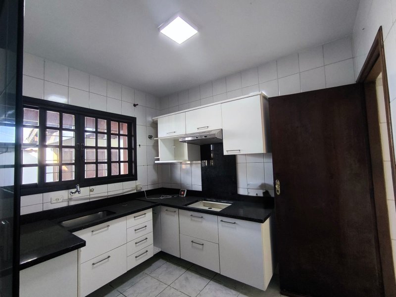 Sobrado com 2 Suítes e Estilo Casa de Campo na Vila Jundiaí  Mogi das Cruzes - 
