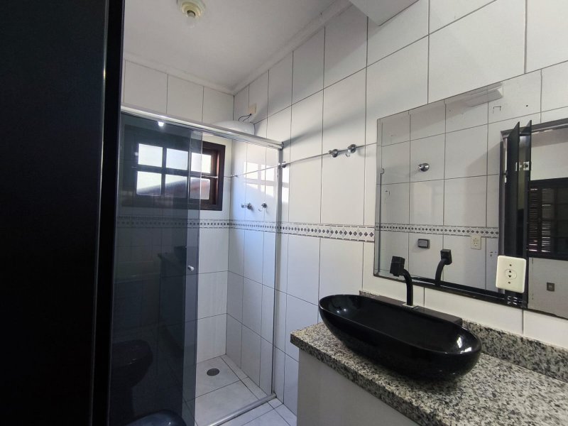 Sobrado com 2 Suítes e Estilo Casa de Campo na Vila Jundiaí  Mogi das Cruzes - 