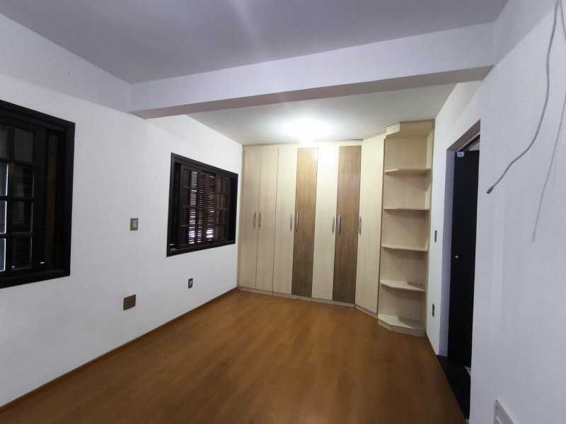 Sobrado com 2 Suítes e Estilo Casa de Campo na Vila Jundiaí  Mogi das Cruzes - 