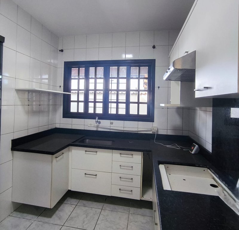 Sobrado com 2 Suítes e Estilo Casa de Campo na Vila Jundiaí  Mogi das Cruzes - 