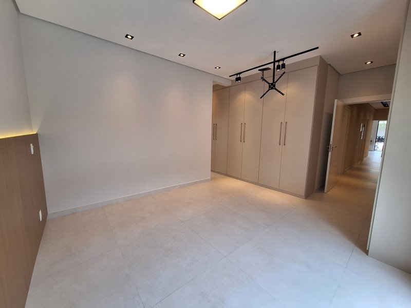 Casa à venda térrea, 178m, 3 Suítes - R$ 1.900.000 - Lago da Boa Vista - Sorocaba - SP Avenida Três de Março Sorocaba - 