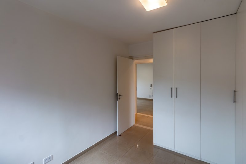 ALUGO LINDO APARTAMENTO - 115M2 - EXCELENTE LOCALIZAÇÃO Rua Pais de Araújo São Paulo - 