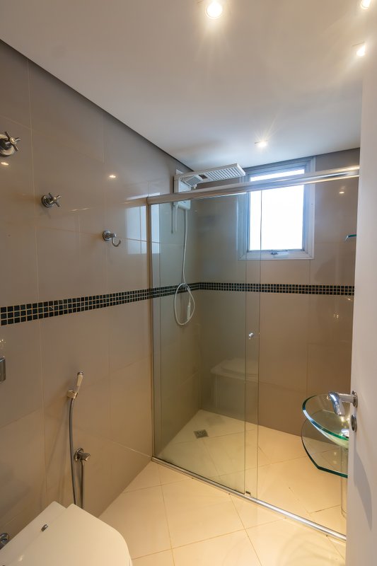 ALUGO LINDO APARTAMENTO - 115M2 - EXCELENTE LOCALIZAÇÃO Rua Pais de Araújo São Paulo - 