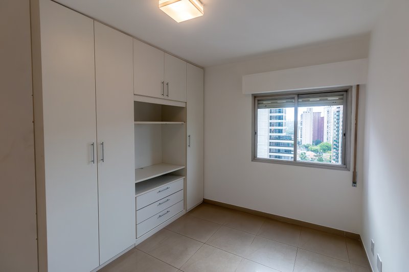 ALUGO LINDO APARTAMENTO - 115M2 - EXCELENTE LOCALIZAÇÃO Rua Pais de Araújo São Paulo - 