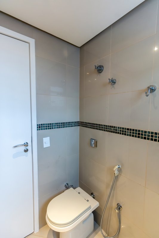 ALUGO LINDO APARTAMENTO - 115M2 - EXCELENTE LOCALIZAÇÃO Rua Pais de Araújo São Paulo - 