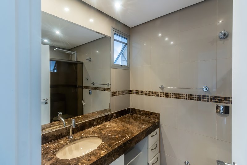 ALUGO LINDO APARTAMENTO - 115M2 - EXCELENTE LOCALIZAÇÃO Rua Pais de Araújo São Paulo - 