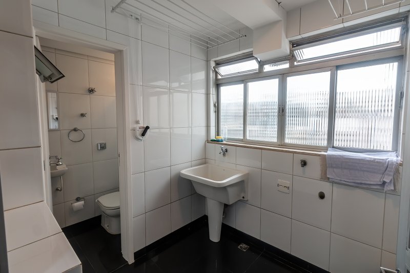 ALUGO LINDO APARTAMENTO - 115M2 - EXCELENTE LOCALIZAÇÃO Rua Pais de Araújo São Paulo - 