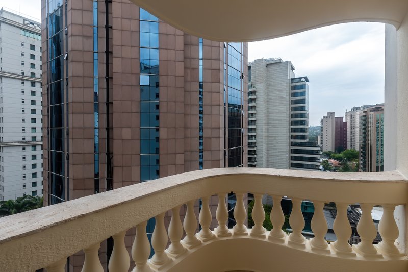 ALUGO LINDO APARTAMENTO - 115M2 - EXCELENTE LOCALIZAÇÃO Rua Pais de Araújo São Paulo - 