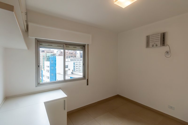ALUGO LINDO APARTAMENTO - 115M2 - EXCELENTE LOCALIZAÇÃO Rua Pais de Araújo São Paulo - 