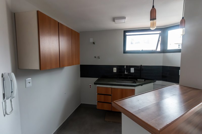 ALUGA-SE APARTAMENTO DUPLEX EM FLAT - 46M2 Rua Urussuí São Paulo - 