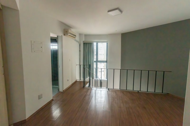 ALUGA-SE APARTAMENTO DUPLEX EM FLAT - 46M2 Rua Urussuí São Paulo - 