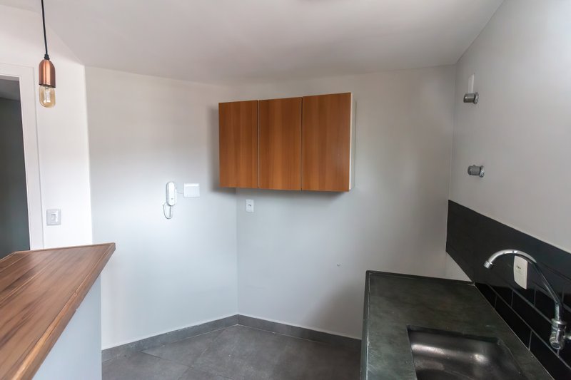 ALUGA-SE APARTAMENTO DUPLEX EM FLAT - 46M2 Rua Urussuí São Paulo - 