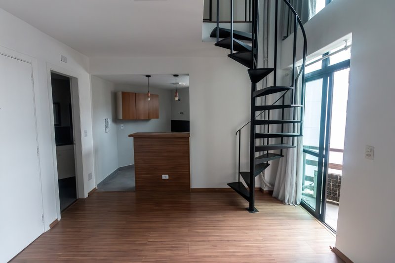 ALUGA-SE APARTAMENTO DUPLEX EM FLAT - 46M2 Rua Urussuí São Paulo - 