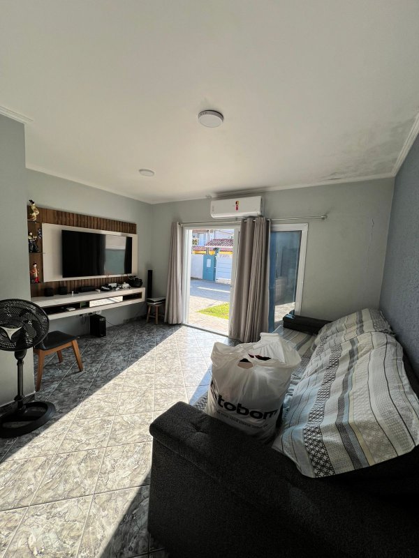 🏡 Casa Térrea Espaçosa na Praia das Palmeiras  Caraguatatuba - 