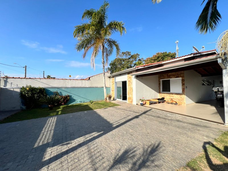🏡 Casa Térrea Espaçosa na Praia das Palmeiras  Caraguatatuba - 