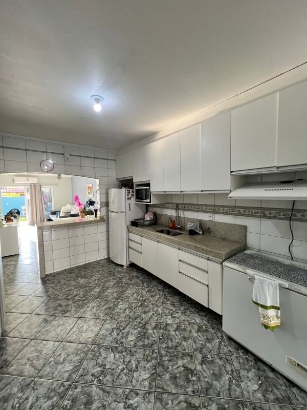 🏡 Casa Térrea Espaçosa na Praia das Palmeiras  Caraguatatuba - 