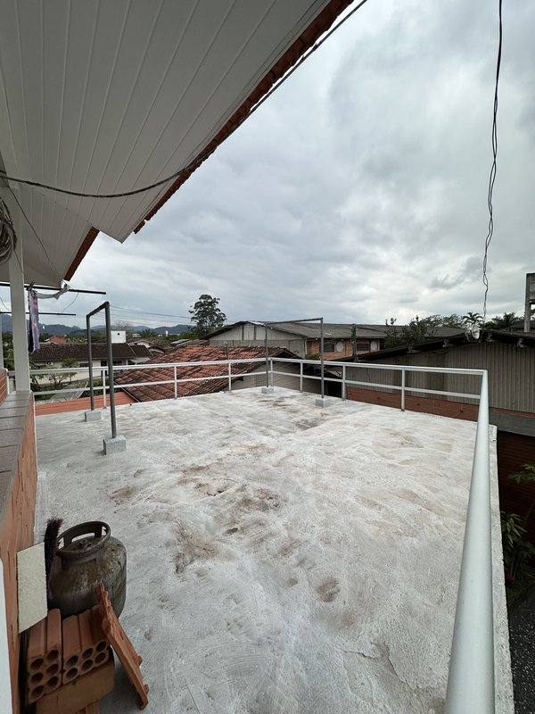 Casa à venda em Timbó, ampla e com galpão + sala comercial!  Timbó - 