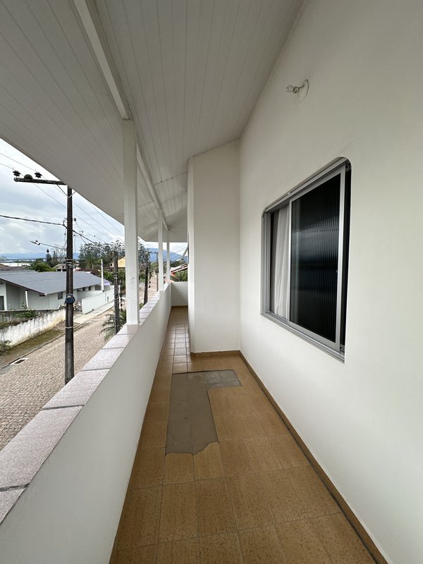 Casa à venda em Timbó, ampla e com galpão + sala comercial!  Timbó - 