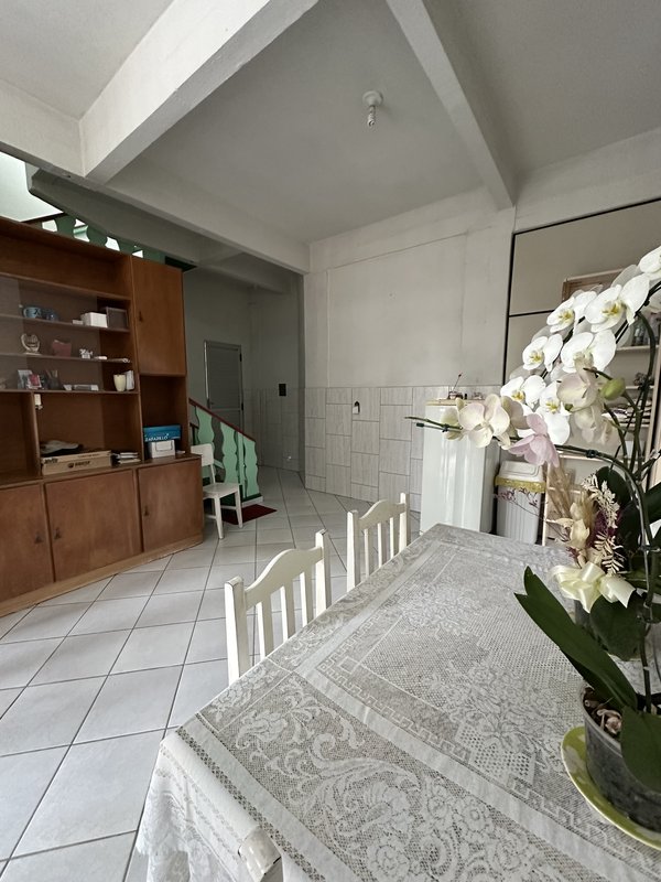 Casa à venda em Timbó, ampla e com galpão + sala comercial!  Timbó - 