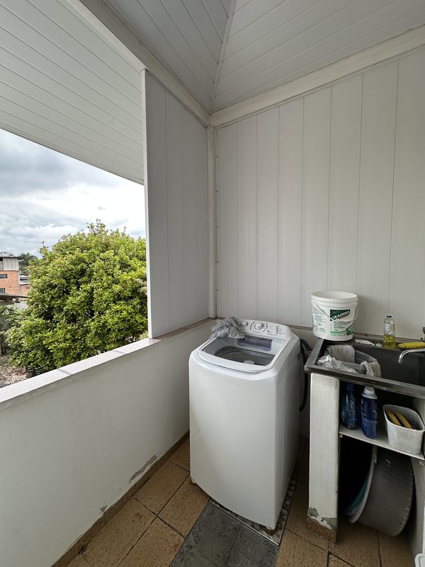Casa à venda em Timbó, ampla e com galpão + sala comercial!  Timbó - 