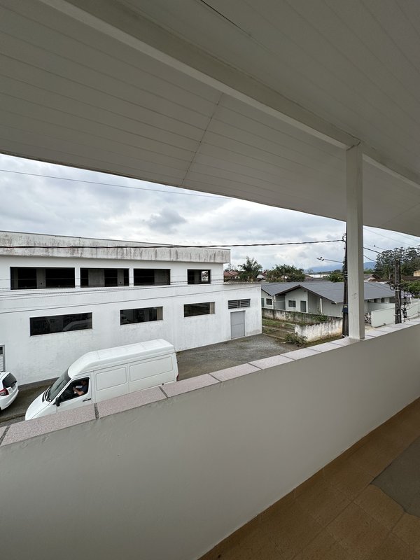 Casa à venda em Timbó, ampla e com galpão + sala comercial!  Timbó - 
