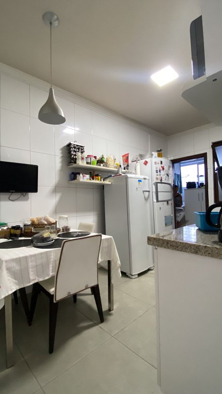 APARTAMENTO NASCENTE 4 QUARTOS SUÍTE VARANDA LAVABO GARAGEM À VENDA NA GRAÇA! Rua Martagão Gesteira Salvador - 