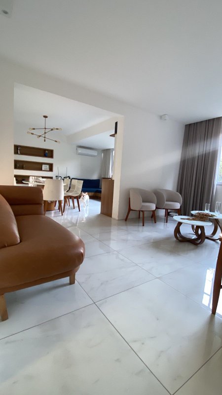 APARTAMENTO NASCENTE 4 QUARTOS SUÍTE VARANDA LAVABO GARAGEM À VENDA NA GRAÇA! Rua Martagão Gesteira Salvador - 