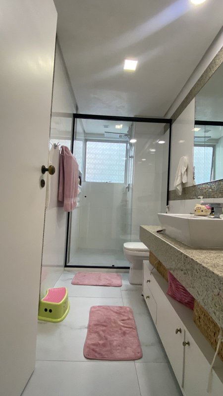 APARTAMENTO NASCENTE 4 QUARTOS SUÍTE VARANDA LAVABO GARAGEM À VENDA NA GRAÇA! Rua Martagão Gesteira Salvador - 