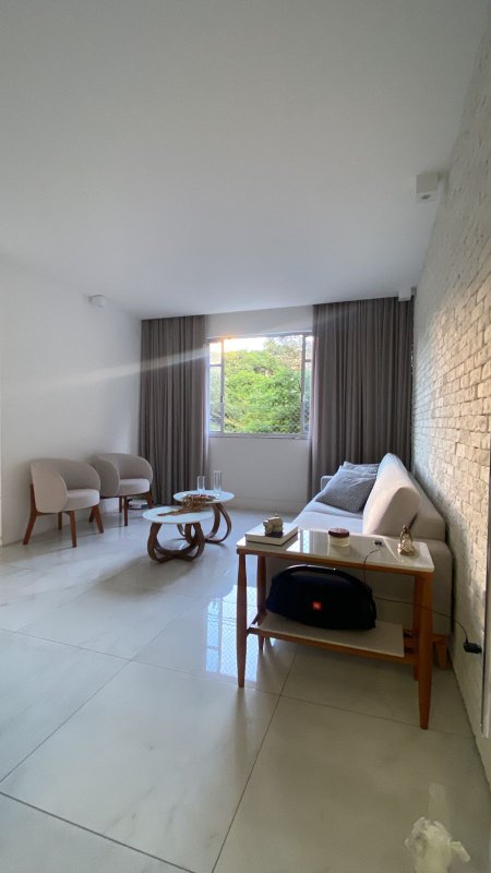 APARTAMENTO NASCENTE 4 QUARTOS SUÍTE VARANDA LAVABO GARAGEM À VENDA NA GRAÇA! Rua Martagão Gesteira Salvador - 
