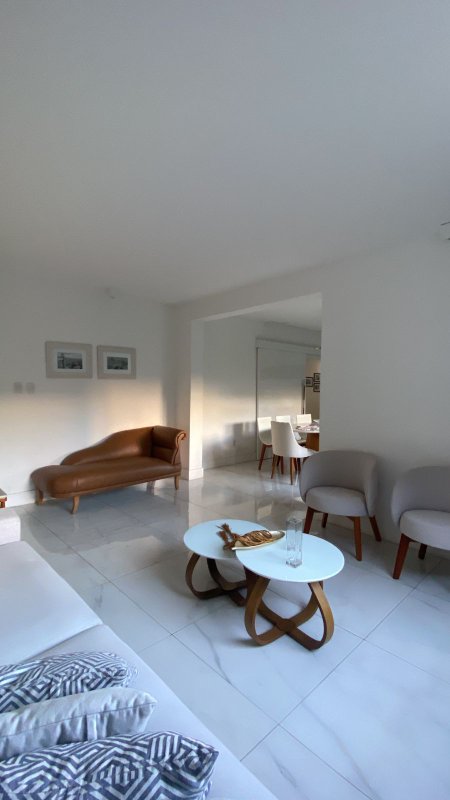 APARTAMENTO NASCENTE 4 QUARTOS SUÍTE VARANDA LAVABO GARAGEM À VENDA NA GRAÇA! Rua Martagão Gesteira Salvador - 