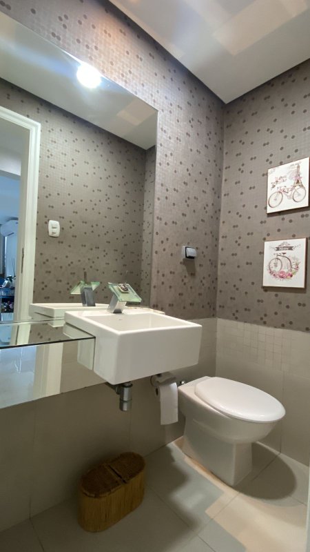 APARTAMENTO NASCENTE 4 QUARTOS SUÍTE VARANDA LAVABO GARAGEM À VENDA NA GRAÇA! Rua Martagão Gesteira Salvador - 