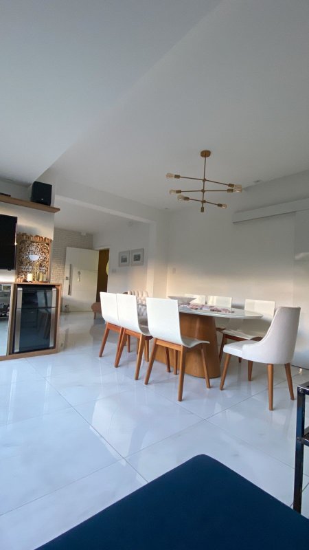 APARTAMENTO NASCENTE 4 QUARTOS SUÍTE VARANDA LAVABO GARAGEM À VENDA NA GRAÇA! Rua Martagão Gesteira Salvador - 